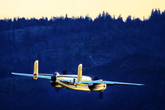 RB_B-25_flyby_2_vers2 RB_B-25_flyby_2_vers2