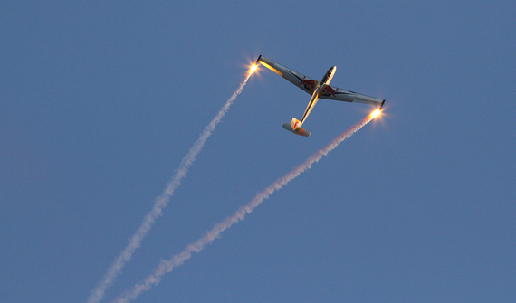 red bull flieger