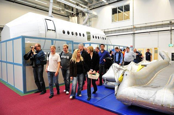 In Ausbildungszentren wie diesen werden auch Flugbegleiter trainiert