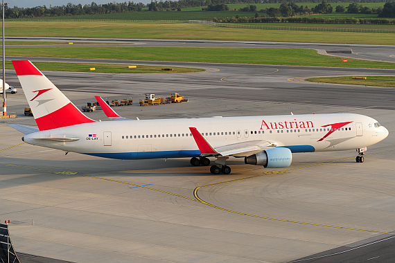 AUA Austrian Boeing 767-300ER OE-LAY beim Rollen_1 Foto PA Austrian Wings Media Crew