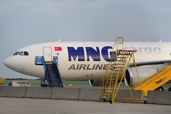 Airbus A300-600F MNG Cargo TC-MCE Closeup Foto Austrian Wings Media Crew
