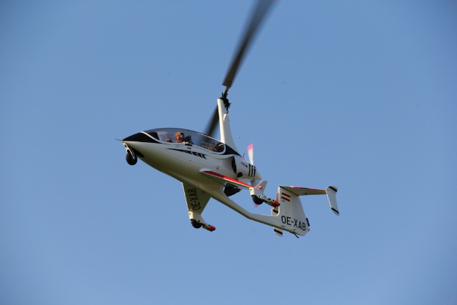 Arrow Copter AC20 im Flug - Foto: Franz Zussner