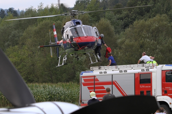 Helikopter der Flugpolizei bei einer Vorführung - Foto: Claudia Lemmerhofer