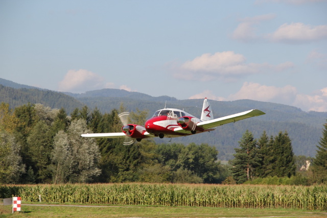 PA-23 vom Spitzerberg beim Lowpass - Foto: Franz Zussner