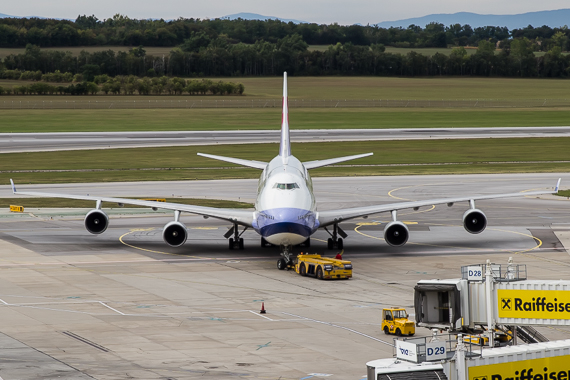 China Airlines Boeing 747-400 50 Jahre Sticker B-18208 Pushback Peter Hollos China Airlines Boeing 747-400 50 Jahre Sticker B-18208 Pushback Peter Hollos