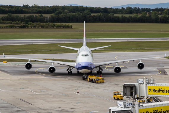 China Airlines Boeing 747-400 50 Jahre Sticker B-18208 Pushback Peter Hollos