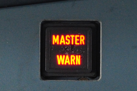 Master Warning im A320-Cockpit, Symbolbild aus dem Simulator.