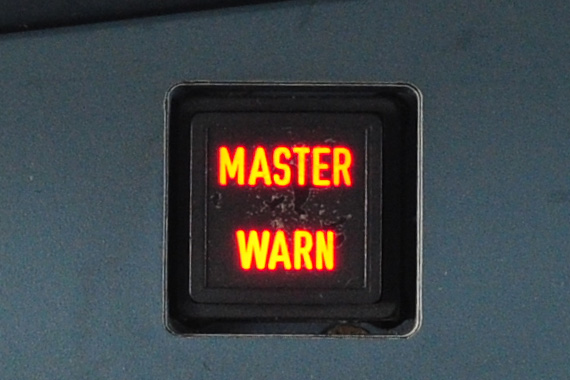 Master Warning im A320-Cockpit, Symbolbild aus dem Simulator. Master Warning im A320-Cockpit, Symbolbild aus dem Simulator.
