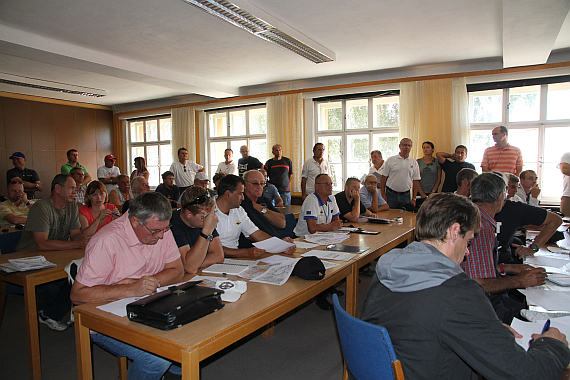 Pilotenbriefing - Foto: Flugplatz Spitzerberg