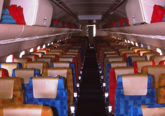 Kabinenansicht der SATA DC-8-63CF, HB-IDM in den für diese Zeit typisch bunten und grellen Farben, ca.1977 - Foto: Foto: Andy Herzog