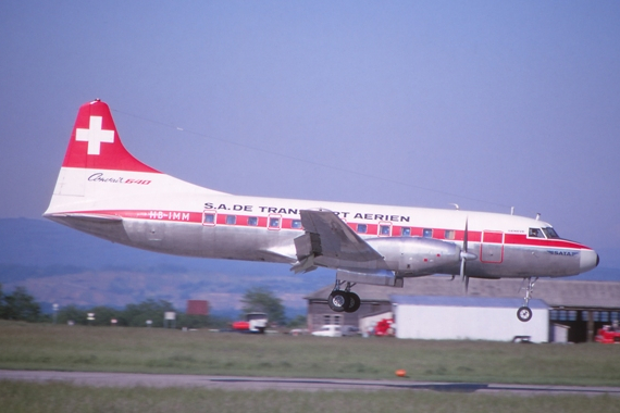 Die Convair CV-640, HB-IMM, war das erste, größere Flugzeug der SATA und stammte aus den Beständen der ehemaligen Swissair, aufgenommen um 1970 - Foto: Christoph Hartmann Die Convair CV-640, HB-IMM, war das erste, größere Flugzeug der SATA und stammte aus den Beständen der ehemaligen Swissair, aufgenommen um 1970 - Foto: Christoph Hartmann