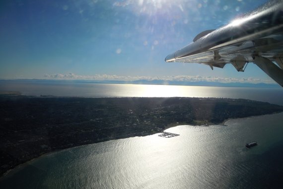 Vancouver, gelegen am Pazifik. Im Hintergrund ist Vancouver Island ersichtlich, mit 31.285 Quadratkilometern die größte nordamerikanische Pazifikinsel.