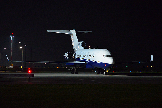 Boeing 727-21 VP-BAP Nightshot_1 Foto PA Austrian Wings Media Crew