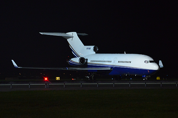 Boeing 727-21 VP-BAP Nightshot_2 Foto PA Austrian Wings Media Crew