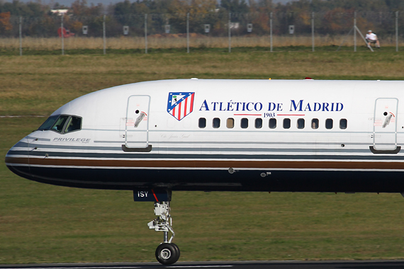 Boeing 757-200 Privilege Style Atletico Madrid RR_Closeup Boeing 757-200 Privilege Style Atletico Madrid RR_Closeup