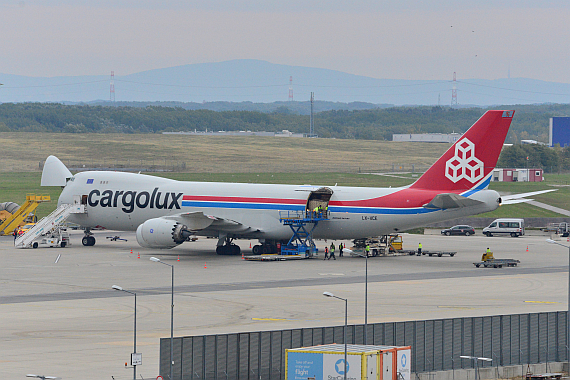 Cargolux Boeing 747-8F LX-VCE Parkposition Kilo Block Foto_2 PA Austrian Wings Media Crew