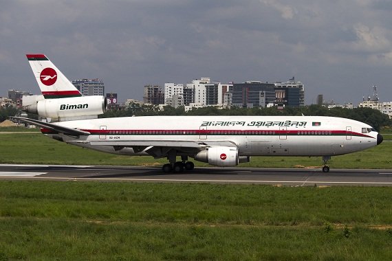 The DC-10 blasting down the runway. Foto: Charles Cunliffe