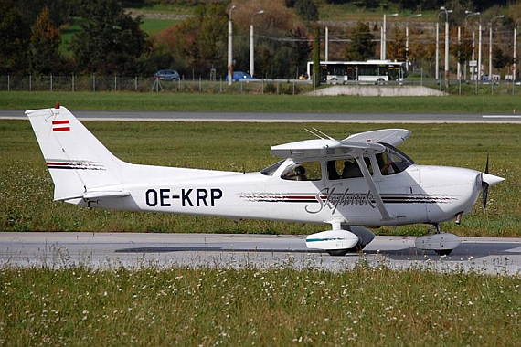 Die heute verunglückte Maschine, aufgenommen vor etwa einem Jahr auf dem Flughafen Innsbruck - Foto: Max Gruber (vielen Dank)