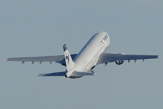 Airbus A300-600R beim Start