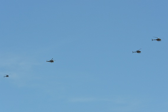 Von links nach rechts: Kiowa, Alouette III und zwei weitere Kiowa Von links nach rechts: Kiowa, Alouette III und zwei weitere Kiowa