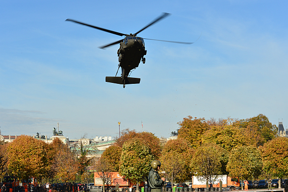 Nationalfeiertag 2013 Sikorsky Blackhawk Black Hawk Bundesheer_4 Foto PA Austrian Wings Media Crew