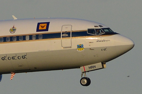 Klassisches Boeing-Cockpit mit Eyebrow Windows