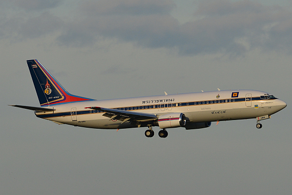 Thailändischer Kronprinz Boeing 737-400 Anflug HS-HRH Foto PA Austrian Wings Media Crew