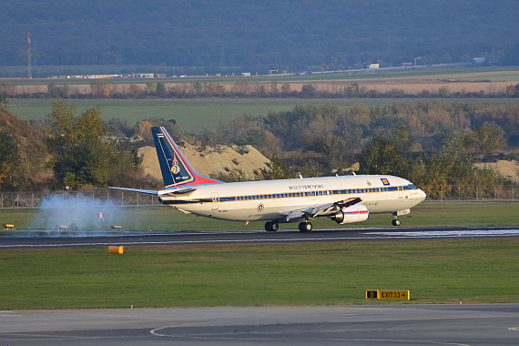 Thailändischer Kronprinz Boeing 737-400 Touchdown HS-HRH Foto PA Austrian Wings Media Crew