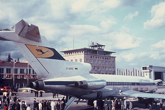 Nochmals die D-ABID, diesmal auf dem Flughafen Stuttgart aufgenommen; man beachte die Hecktreppe, durch die das Flugzeug unabhängig von der Flughafeninfrastruktur war - Foto: Lufthansa Archiv