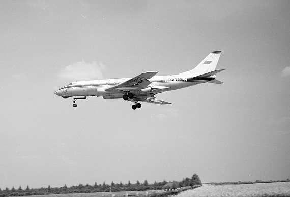 Tupolev TU-124 der Aeroflot im Landeanflug auf Wien, Aufnahme um 1960 - Foto: Archiv AAM