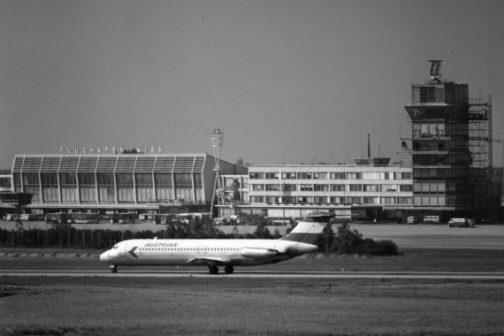 Eine AUA-DC-9 Mitte der 1970er Jahre auf de Piste 29 - Foto: Archiv AAM