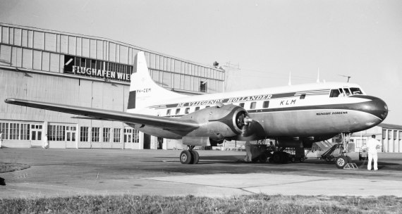 Eine Convair der KLM 1955 in Wien-Schwechat - Foto: Archiv AAM