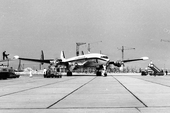 Diese Constellation der Lufthansa besuchte den Flughafen Wien 1956 - Foto: Archiv AAM