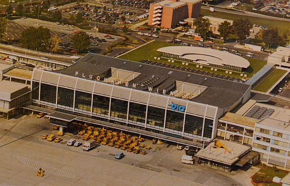 Luftaufnahme Mitte der 1980er Jahre - Foto: Archiv Flughafen Schwechat