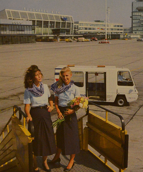 Charmante Airport-Mitarbeiterinnen Anfang der 1980er Jahre - Foto: Archiv Flughafen Schwechat