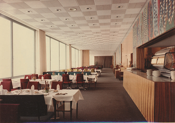 Das Flughafenrestaurant um 1960 herum - Foto: Archiv Flughafen Schwechat