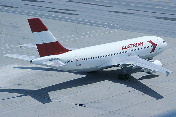 Die OE-LAC "Paris" kurz nach dem Pushback - Foto: Aviationimages.at