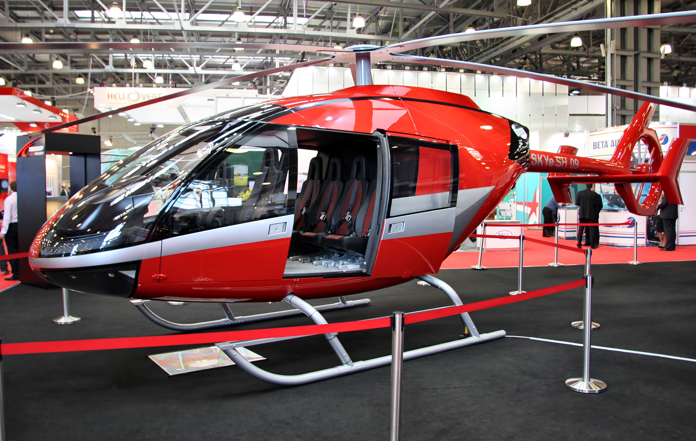 Marenco SKYe SH09 1:1-Modell als Ausstellungsstück auf der "Heli Expo 2011" - Foto: Vitaly Kuzmin