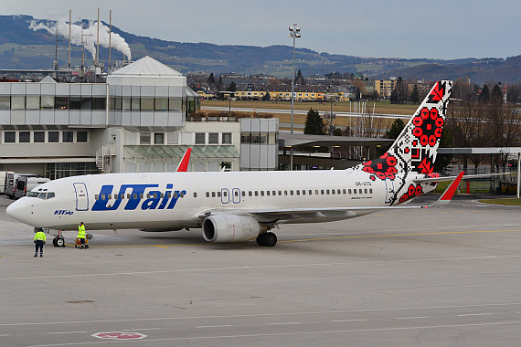 Flughafen Salzburg Winterspotten JÄnner 2014 UTair Boeing 737-800 mit Eyebrow Windows UR-UTQ Foto PA Austrian Wings Media Crew