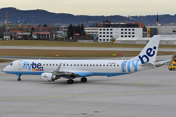 Flughafen Salzburg Winterspotten Jänner 2014 Flybe Embraer E190 G-FBEK Foto PA Austrian Wings Media Crew