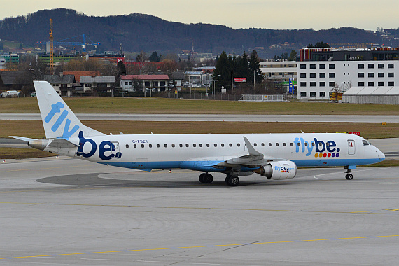 Flughafen Salzburg Winterspotten Jänner 2014 Flybe Embraer E190 G-FBEK_1 Foto PA Austrian Wings Media Crew