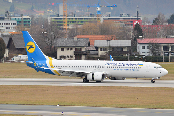 Ukraine International schickte ihre Boeing 737-900ER UR-PSI nach Salzburg.