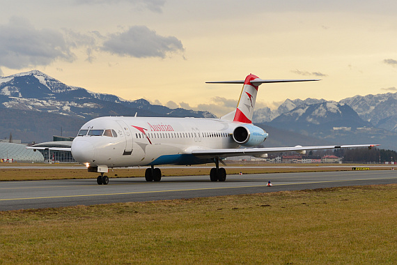 FlughafenSalzburg Winterspotten Fokker 100 AUA Austrian Airlines OE-LVJ rollt Foto PA Austrian Wings Media Crew