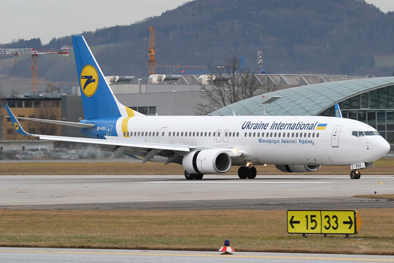 Ukraine International Boeing 737-900ER Foto RR Austrian Wings Media Crew