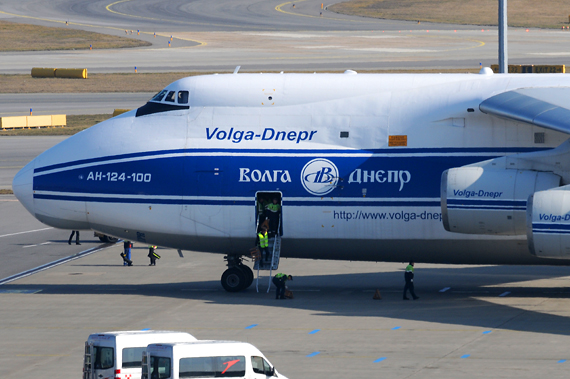Volga Dnepr Antonov AN-124 in Wien - Foto: Austrian Wings Media Crew Volga Dnepr Antonov AN-124 in Wien - Foto: Austrian Wings Media Crew