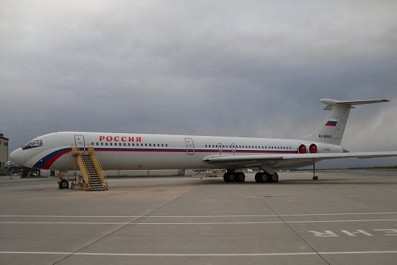 Die IL-62 wurde nie wirklich von der IL-96 ersetzt, obwohl dies ursprünglich so geplant war. Hier eine Maschine der SLO in Wien.