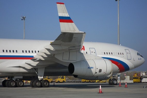 Detailansicht der IL9, das Fahrwerk ähnelt dem des A340-500 und A340-600. Lediglich das Bugfahrwerk ist etwas massiver ausgeführt.