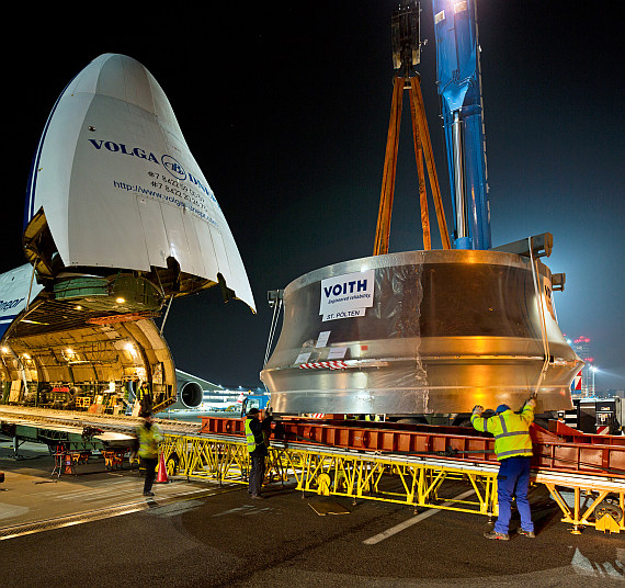 Die Verladung erforderte höchste Präzision - Foto: Voith / Höfinger Die Verladung erforderte höchste Präzision - Foto: Voith / Höfinger