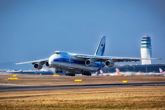Am Dienstag verließ die Antonov Wien wieder - Foto: Voith Am Dienstag verließ die Antonov Wien wieder - Foto: Voith