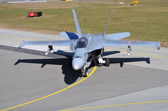 37 F-18 Schweizer LUftwaffe Meiringen Foto Andy Herzog